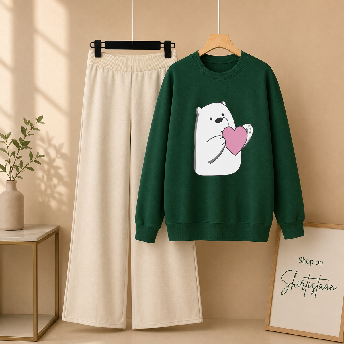 BOTTLE GREEN SWEATSHIRT BEAR HEART WITH BEIGE FLAPPER