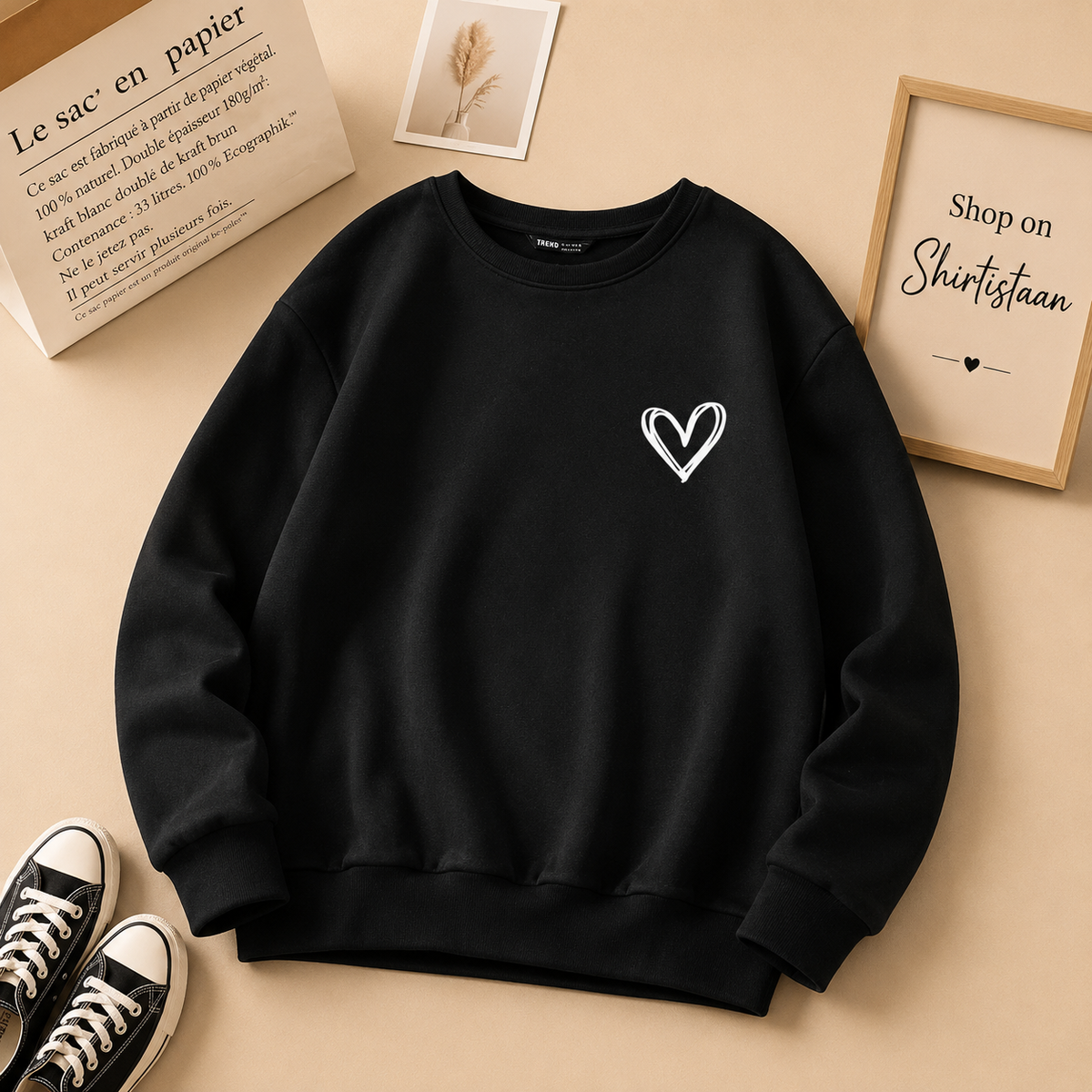 BLACK SWEATSHIRT WITH POCKET HEART