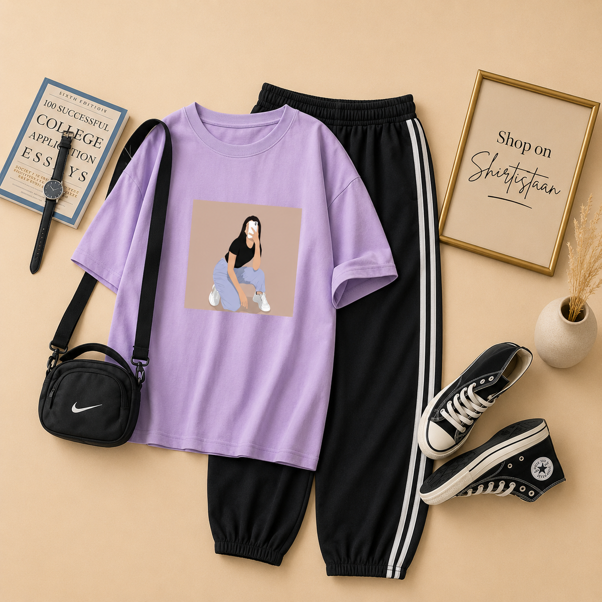 LILAC TEE SITTING GIRL WITH 3 STRIPES TROUSER