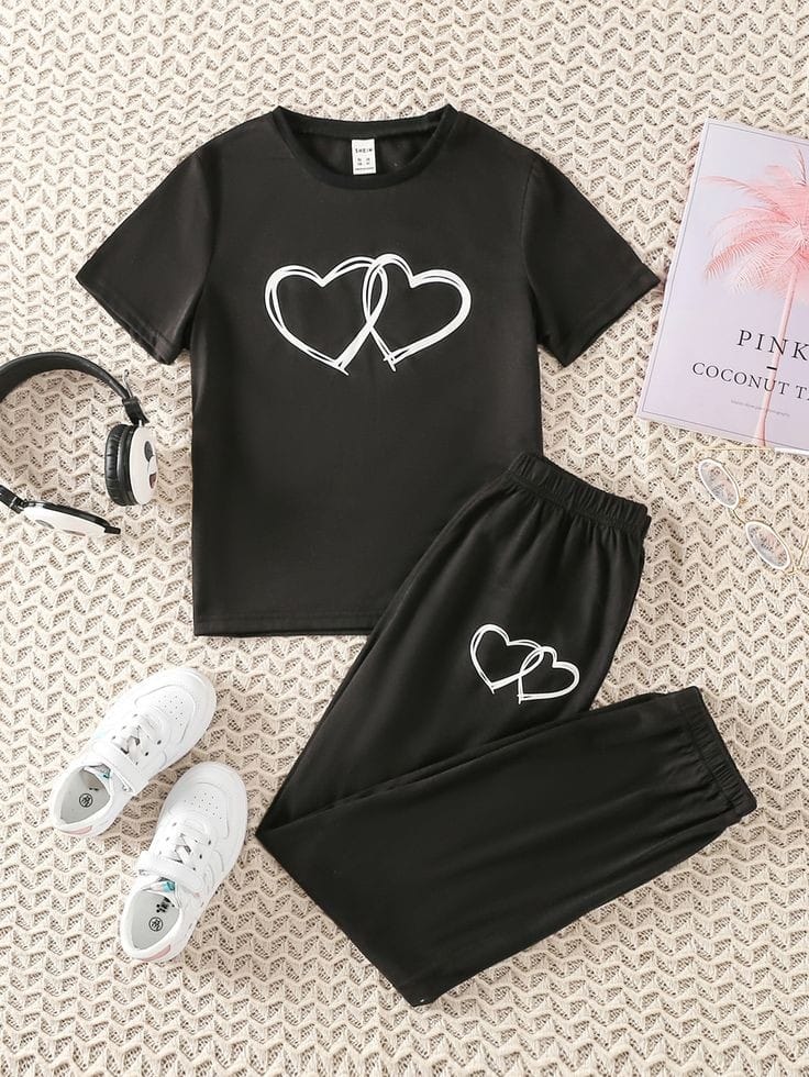 HEART CONNECTION BLACK TEE WITH BLACK TROUSER