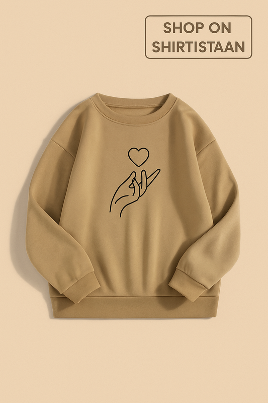 CREAM SWEATSHIRT HEART IN HAND