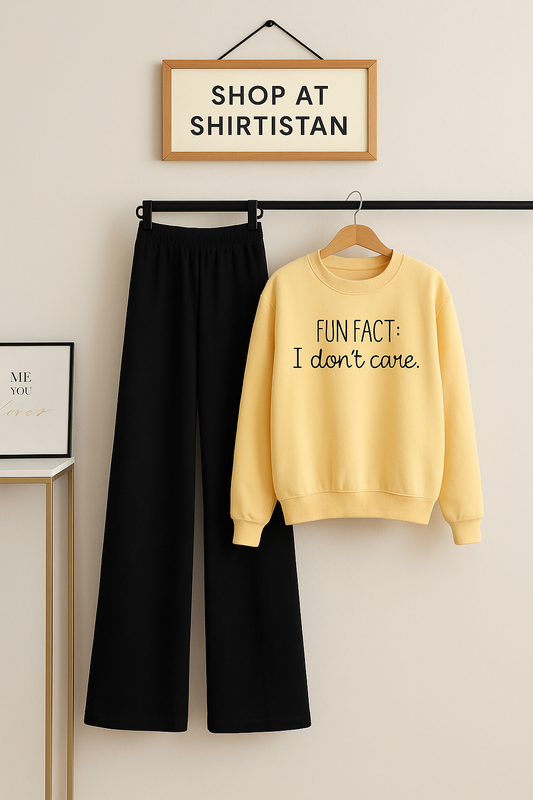 CREAM SWEATSHIRT FUN FACT WITH BLACK FLAPPER