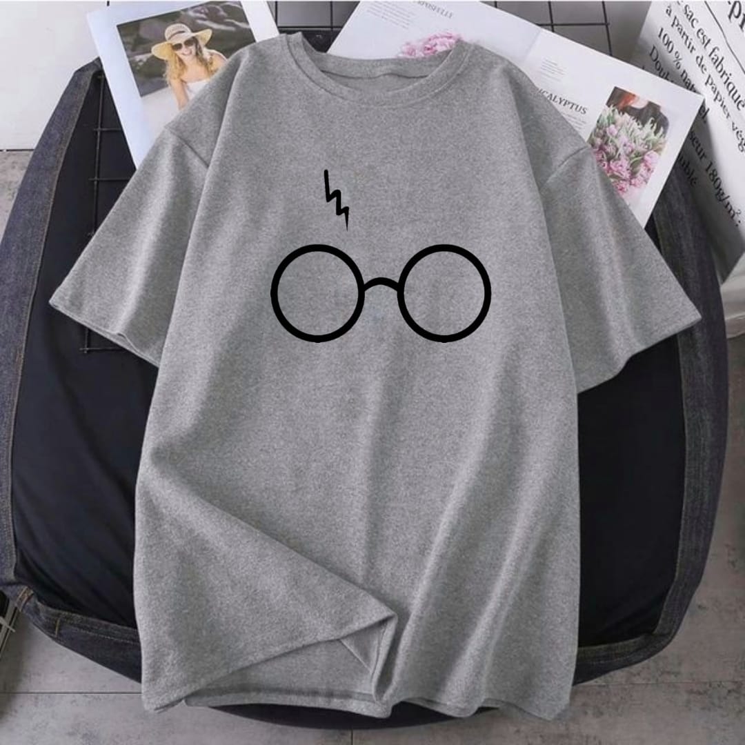 GREY TSHIRT WITH HARRY POTTER GLASSES