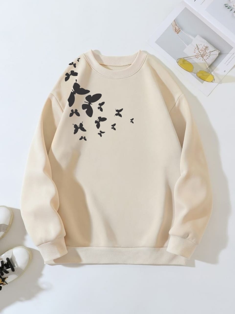 SHOULDER BUTTERFLY CREAM SWEATSHIRT