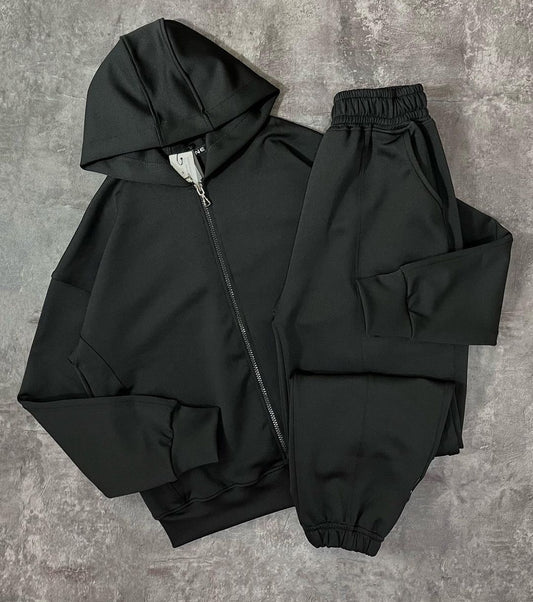 BASIC BLACK ZIPPER HOOD WITH BLACK SWEATPANTS