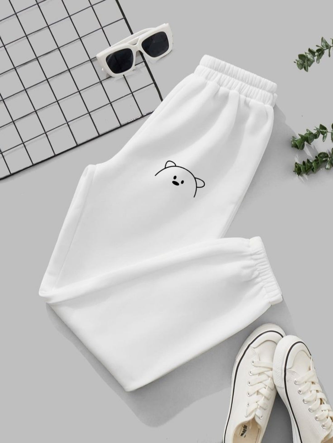 WHITE SWEATPANTS HALF BEAR