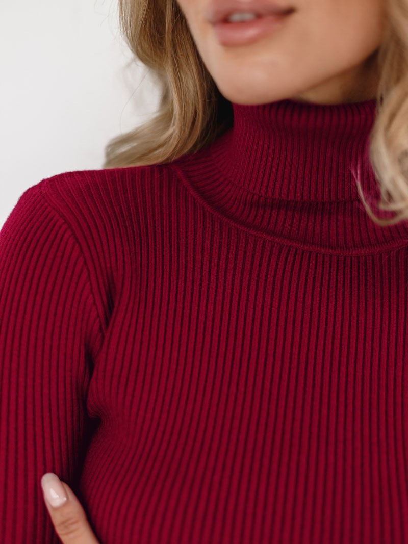 MAROON TURTLE NECK