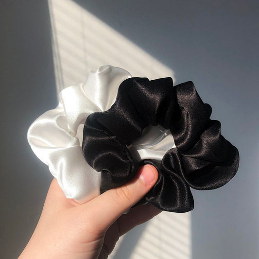 PACK OF 2 SCRUNCHIE (BLACK AND WHITE)