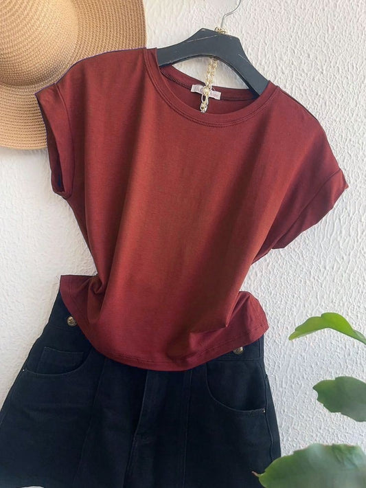 PLAIN MAROON TEE